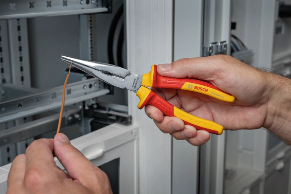 VDE Long Nose Pliers Straight 200 mm Professional Long Nose Pliers 28